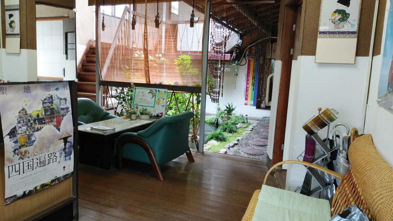 Walking Pilgrimage Hotel Tokiwa Ryokan Ozu  Eksteriør bilde